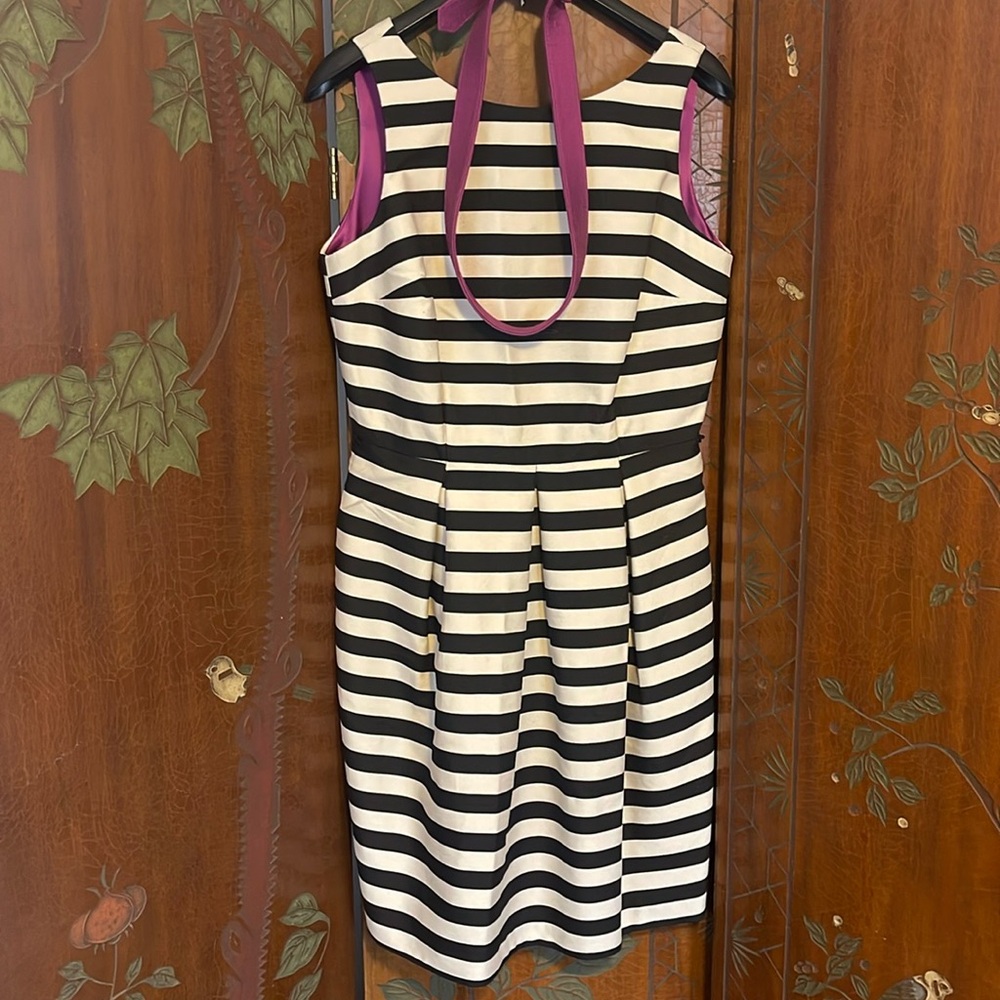 White House Black Market size 2 cream and black stripe dress